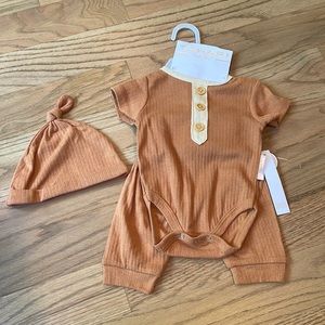Baby three piece set. 0-3M. Brand new!